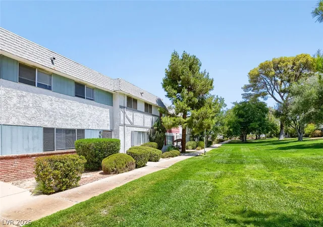 Photo 4 of Townhouse for sale at 532 Greenbriar Townhouse Way, Las Vegas, NV 89121 | MLS# 2804593 | Listing updated on 2026-09-03