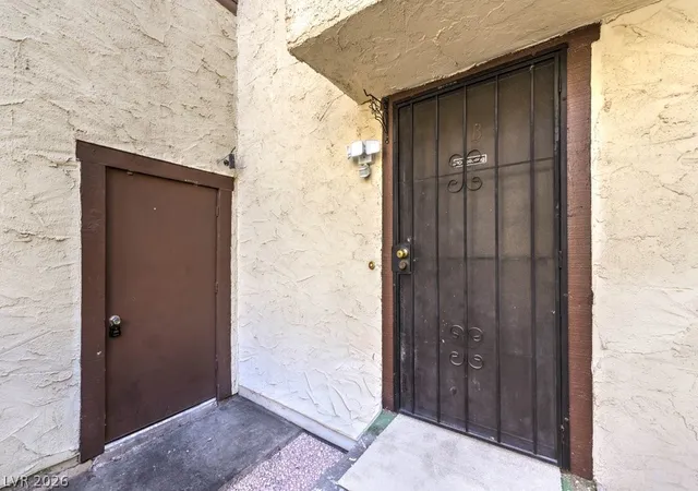 Photo 3 of Townhouse for sale at 5047 Spencer St #B, Las Vegas, NV 89119 | MLS# 2806085 | Listing updated on 2026-09-11