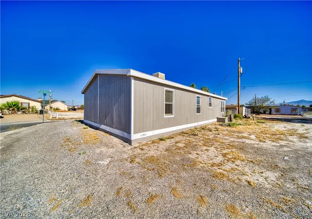 Photo 3 of Manufactured home for sale at 320 W Comstock Cir, Pahrump, NV 89048 | MLS# 2806407 | Listing updated on 2026-10-06