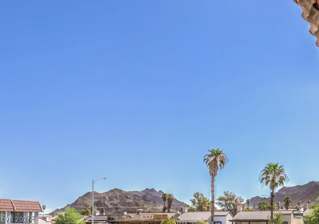 Listing Photo 2 - Condo for sale in building located at 6979 Issac Ave, Las Vegas, NV 89156