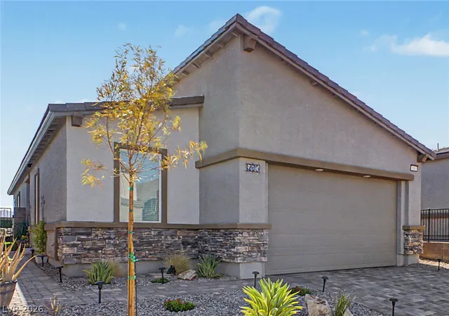 Photo 2 of Sale Pending at 290 Fossil Fls St, Henderson, NV 89015 | MLS# 2806603 | Listing updated on 2026-08-31