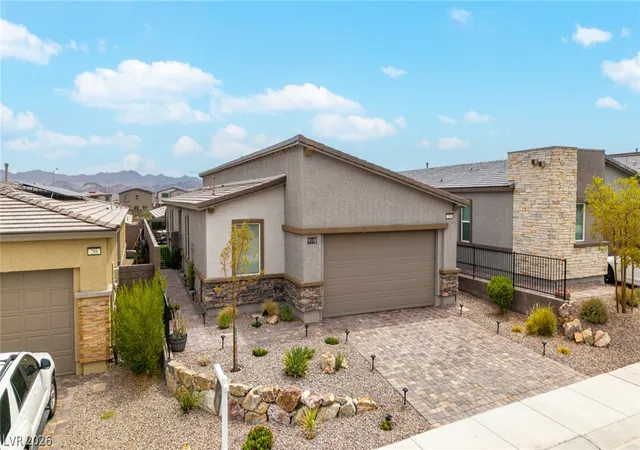 Photo 3 of Sale Pending at 290 Fossil Fls St, Henderson, NV 89015 | MLS# 2806603 | Listing updated on 2026-08-31
