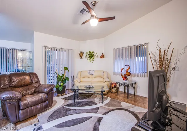 Listing Photo 5 - Condo for sale in building located at 2225 Pine Breeze Ln, Las Vegas, NV 89119 - Unit #206