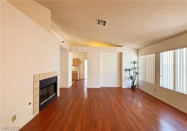 Photo 3 of Sale Pending at 3313 Sonterra Cir, Las Vegas, NV 89117 | MLS# 2807418 | Listing updated on 2026-09-28