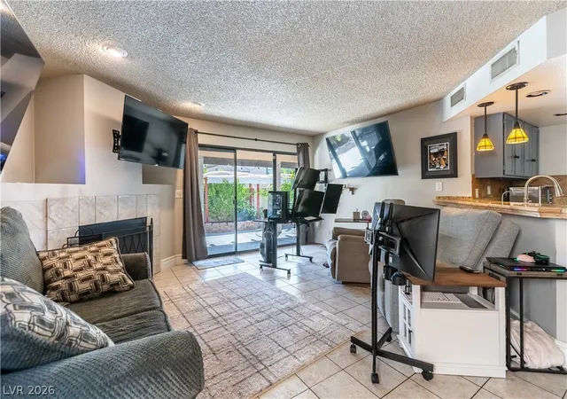 Photo 4 of Single family home for sale at 138 Monteen Dr, Henderson, NV 89074 | MLS# 2807076 | Listing updated on 2026-09-12