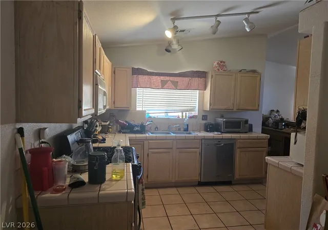 Photo 3 of Sale Pending at 569 Truffles St, Henderson, NV 89015 | MLS# 2807493 | Listing updated on 2026-09-10