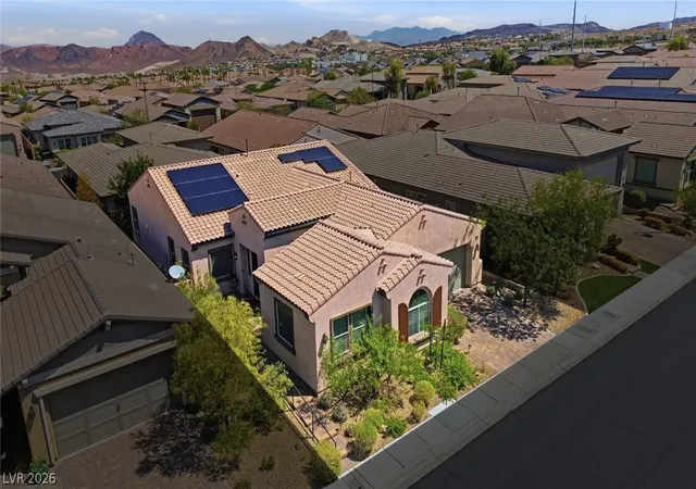 Photo 2 of Sale Pending at 492 Heritage Brg Ave, Henderson, NV 89011 | MLS# 2807612 | Listing updated on 2026-10-04