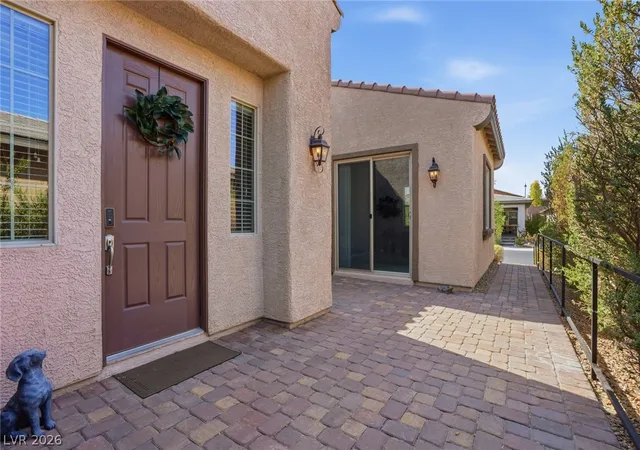 Photo 3 of Sale Pending at 492 Heritage Brg Ave, Henderson, NV 89011 | MLS# 2807612 | Listing updated on 2026-10-04