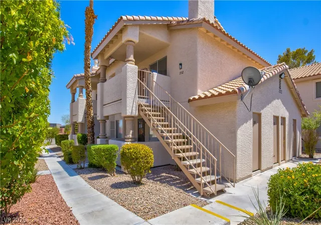 Listing Photo 5 - Condo for sale in building located at 1332 Pinto Rock Ln, Las Vegas, NV 89128 - Unit #201