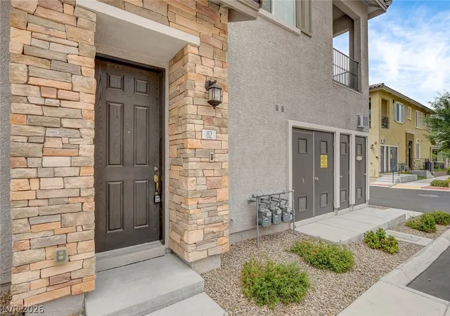 Listing Photo 4 - Condo for sale in building located at 25 Barbara Ln, Las Vegas, NV 89183 - Unit #82