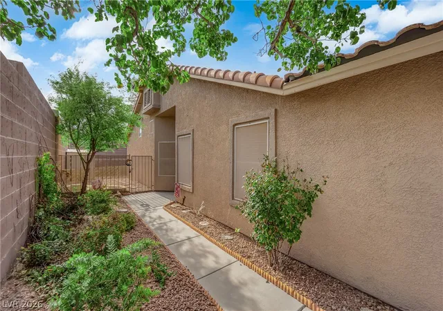 Photo 3 of Townhouse for sale at 377 Rosado Springs St, Henderson, NV 89014 | MLS# 2807924 | Listing updated on 2026-10-01