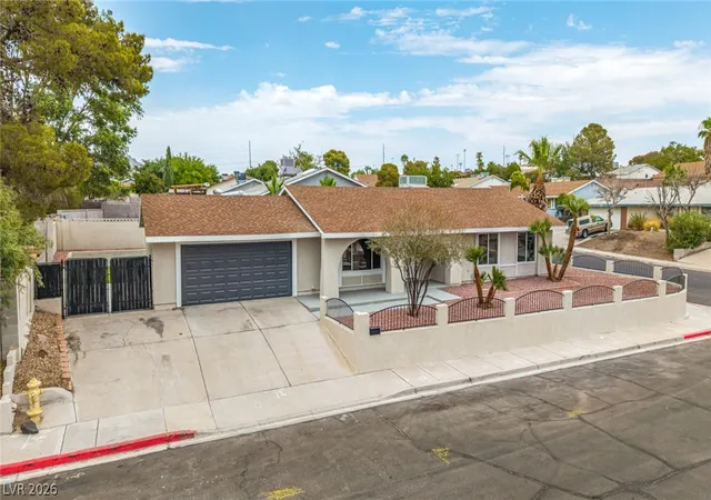 Photo 2 of Single family home for sale at 1402 Esther Dr, Boulder City, NV 89005 | MLS# 2807558 | Listing updated on 2026-10-02