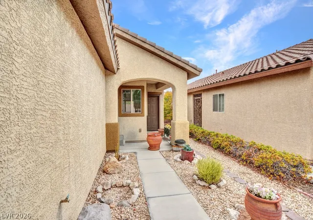 Photo 3 of Sale Pending at 3884 Trotters Ridge Dr, Las Vegas, NV 89122 | MLS# 2807213 | Listing updated on 2026-09-04
