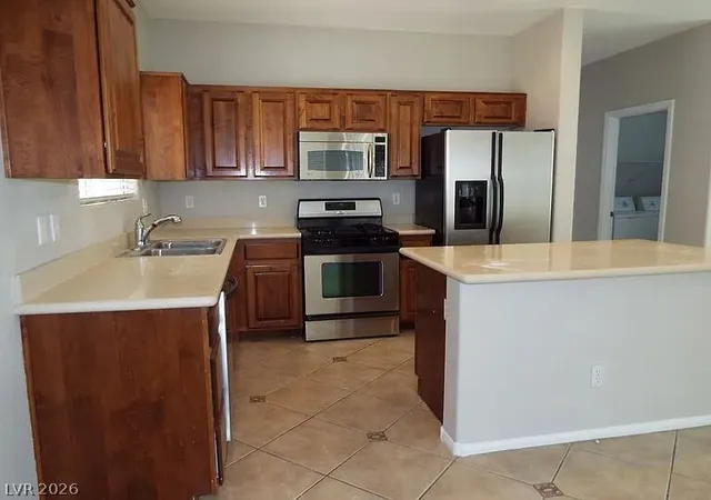 Photo 3 of Single family home for sale at 10825 Paradise Rd, Henderson, NV 89052 | MLS# 2806762 | Listing updated on 2026-09-23