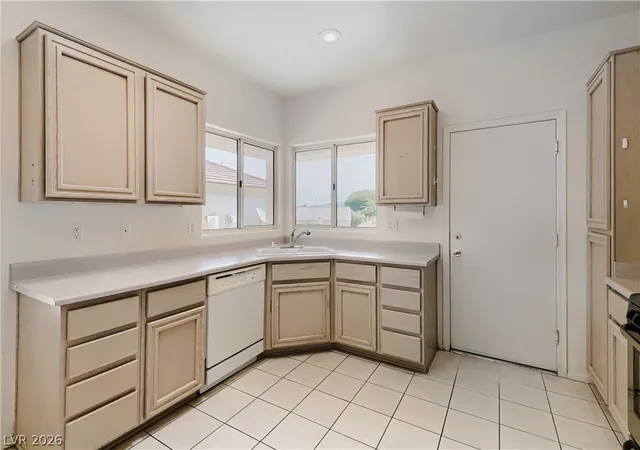 Photo 4 of Sale Pending at 1395 Kapelle St, Henderson, NV 89052 | MLS# 2808674 | Listing updated on 2026-10-05