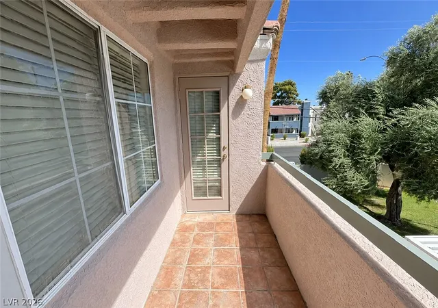 Listing Photo 2 - Condo for sale in building located at 1375 E Hacienda Ave, Las Vegas, NV 89119 - Unit #218