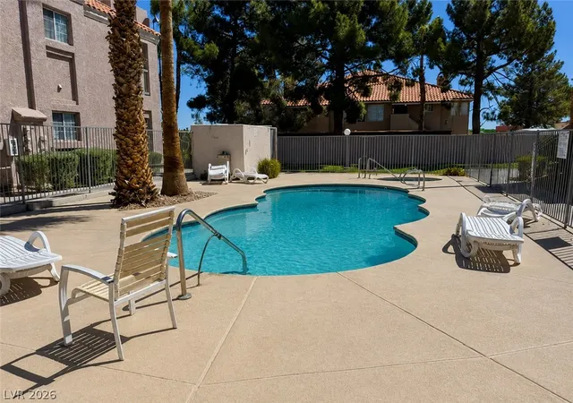 Listing Photo 3 - Condo for sale in building located at 1375 E Hacienda Ave, Las Vegas, NV 89119 - Unit #218