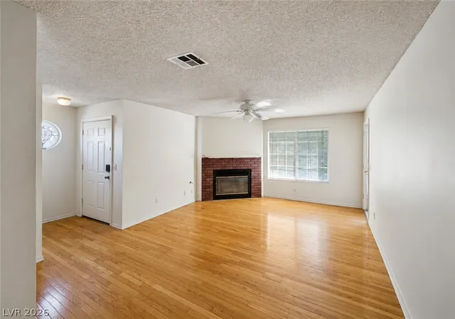 Listing Photo 4 - Condo for sale in building located at 1375 E Hacienda Ave, Las Vegas, NV 89119 - Unit #218