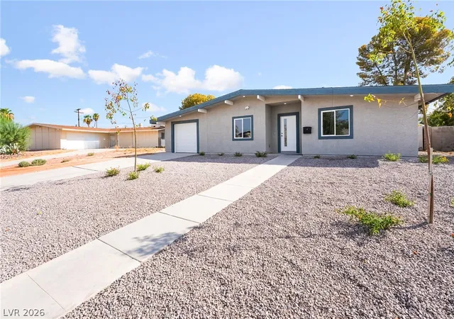 Photo 3 of Sale Pending at 2542 Masters Cir, Las Vegas, NV 89142 | MLS# 2805655 | Listing updated on 2026-09-03