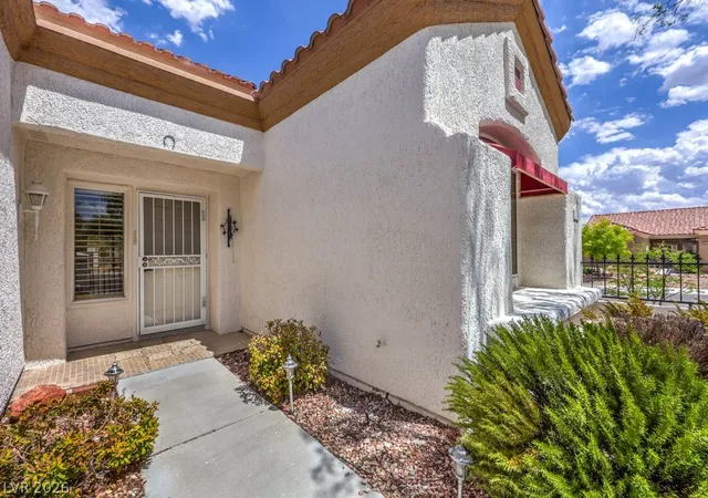 Photo 4 of Townhouse for sale at 9200 Quail Ridge Dr, Las Vegas, NV 89134 | MLS# 2809094 | Listing updated on 2026-09-23