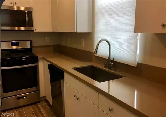 Listing Photo 4 - Condo for sale in building located at 11290 Hidden Peak Ave, Las Vegas, NV 89135 - Unit #212