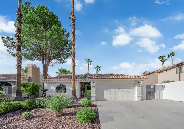 Photo 2 of Sale Pending at 1433 Pathfinder Rd, Henderson, NV 89014 | MLS# 2810044 | Listing updated on 2026-09-04