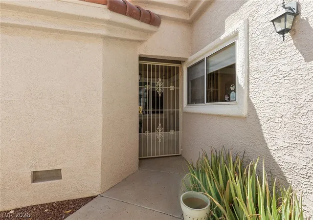 Photo 3 of Townhouse for sale at 7804 Settlers Ridge Ln, Las Vegas, NV 89145 | MLS# 2810209 | Listing updated on 2026-09-01