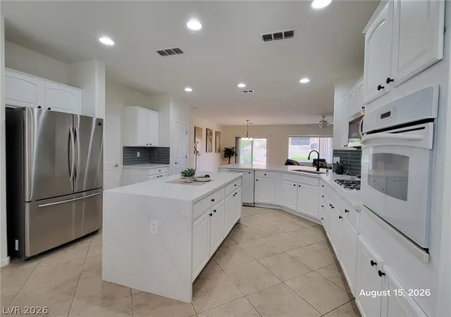 Photo 3 of Single family home for sale at 2116 Twin Fls Dr, Henderson, NV 89044 | MLS# 2809789 | Listing updated on 2026-09-19