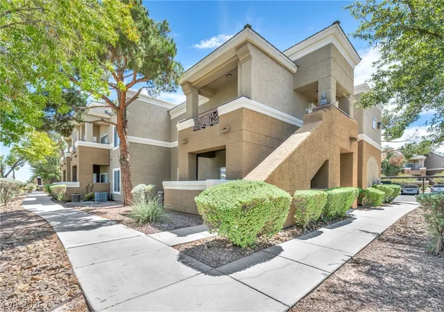 Listing Photo 5 - Condo for sale in building located at 8070 W Russell Rd, Las Vegas, NV 89113 - Unit #1060