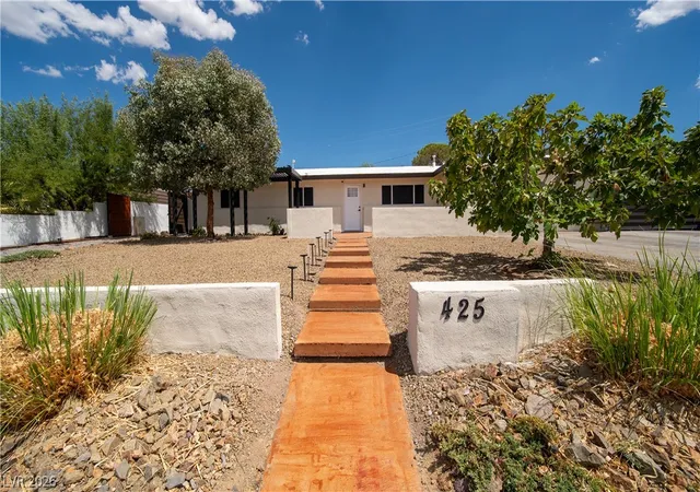 Photo 1 of Single family home for sale at 425 Blackridge Rd, Henderson, NV 89015 | MLS# 2809661 | Listing updated on 2026-09-28