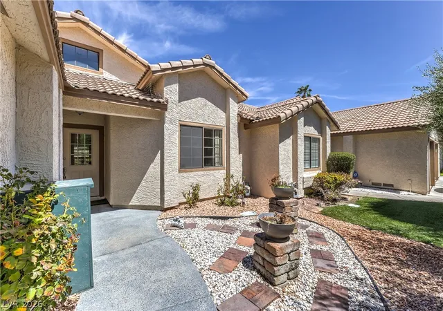 Photo 4 of Sale Pending at 5736 Colwood Ln, Las Vegas, NV 89130 | MLS# 2810249 | Listing updated on 2026-09-25