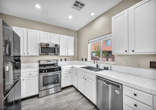 Photo 2 of Single family home for sale at 5531 Nickel Ridge Wy, Las Vegas, NV 89122 | MLS# 2809942 | Listing updated on 2026-09-02