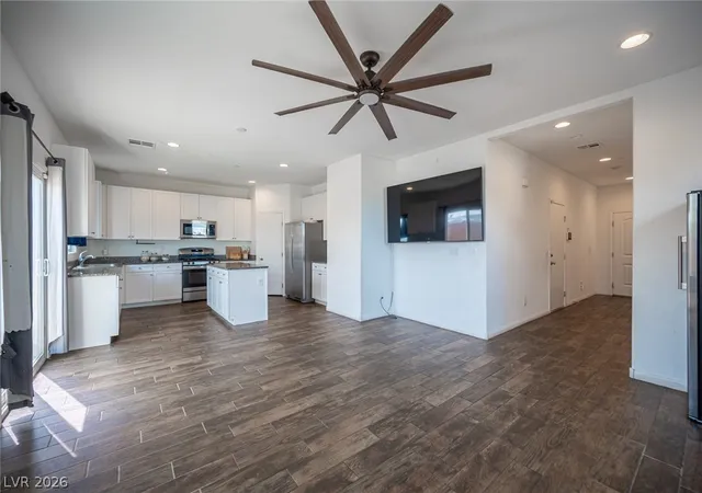 Photo 2 of Single family home for sale at 6030 Forest Archer Pl, Las Vegas, NV 89122 | MLS# 2810975 | Listing updated on 2026-08-31