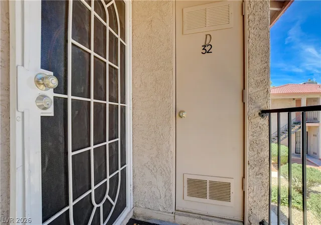 Listing Photo 4 - Condo for sale in building located at 5576 W Rochelle Ave, Las Vegas, NV 89103 - Unit #32D