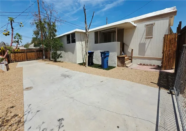 Photo 3 of Manufactured home for sale at 183 Mojave Ln, Henderson, NV 89015 | MLS# 2811061 | Listing updated on 2026-10-03