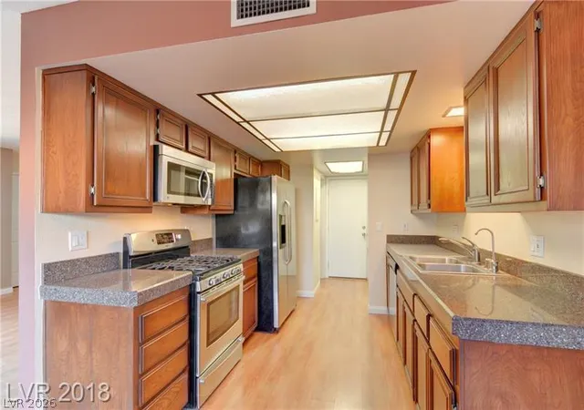 Photo 3 of Townhouse for sale at 4376 Shortleaf St, Las Vegas, NV 89119 | MLS# 2810293 | Listing updated on 2026-09-29