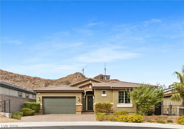 Photo 2 of Sale Pending at 417 Oakey Crest Ridge St, Henderson, NV 89012 | MLS# 2811428 | Listing updated on 2026-09-11