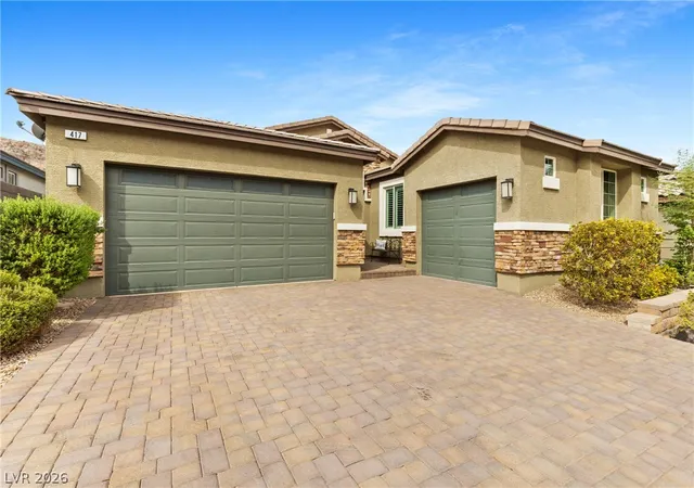 Photo 4 of Sale Pending at 417 Oakey Crest Ridge St, Henderson, NV 89012 | MLS# 2811428 | Listing updated on 2026-09-11