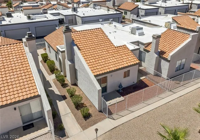 Photo 3 of Townhouse for sale at 2124 Pebble Creek Ln, Laughlin, NV 89029 | MLS# 2811116 | Listing updated on 2026-10-02