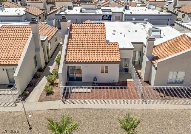 Photo 3 of Townhouse for sale at 2124 Pebble Creek Ln, Laughlin, NV 89029 | MLS# 2811116 | Listing updated on 2026-10-02