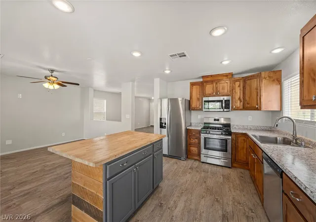Photo 3 of Single family home for sale at 5304 Country Retreat Ct, Las Vegas, NV 89131 | MLS# 2811482 | Listing updated on 2026-10-01