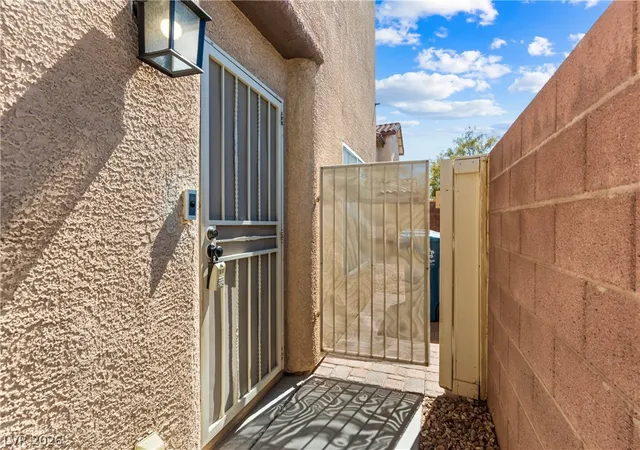 Photo 3 of Single family home for sale at 7498 Buttonbrush Ct, Las Vegas, NV 89139 | MLS# 2811555 | Listing updated on 2026-09-24