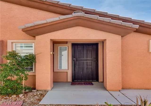 Photo 3 of Sale Pending at 54 Island Course, Las Vegas, NV 89148 | MLS# 2811197 | Listing updated on 2026-09-21