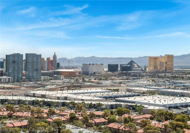 Listing Photo 5 - Condo for sale in building located at 4381 W Flamingo Rd, Las Vegas, NV 89103 - Unit #2412