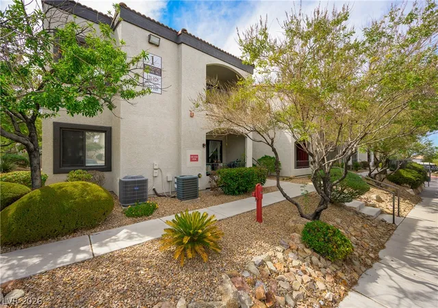 Photo 3 of Condo for sale at 950 Seven Hills Dr #123, Henderson, NV 89052 | MLS# 2811820 | Listing updated on 2026-10-02