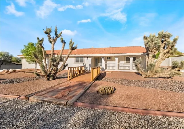 Photo 3 of Single family home for sale at 429 Crestway Rd, Henderson, NV 89015 | MLS# 2811968 | Listing updated on 2026-10-06
