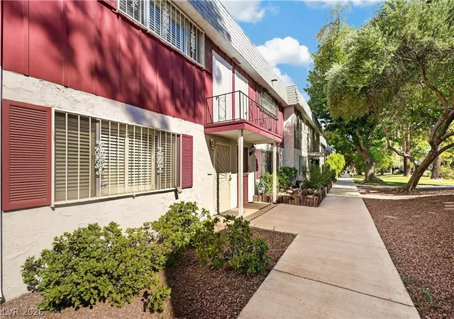 Photo 3 of Townhouse for sale at 185 Pecos Wy #6, Las Vegas, NV 89121 | MLS# 2810500 | Listing updated on 2026-09-08