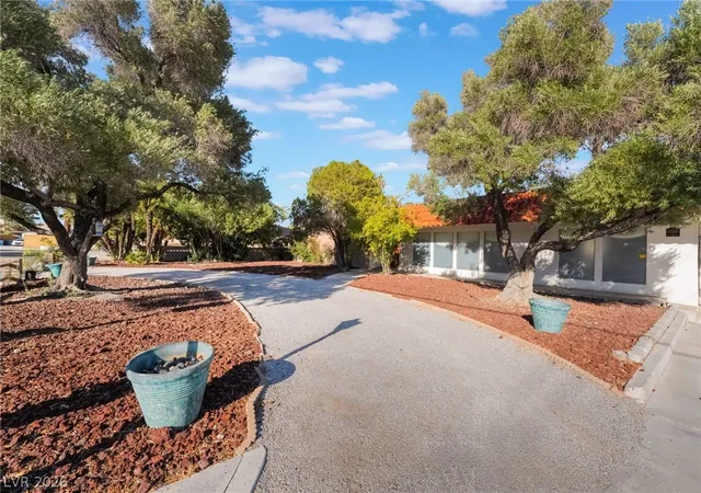 Photo 1 of Single family home for sale at 909 Cashman Dr, Las Vegas, NV 89107 | MLS# 2812121 | Listing updated on 2026-09-04