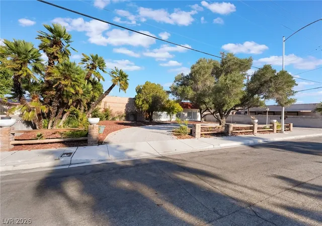 Photo 3 of Single family home for sale at 909 Cashman Dr, Las Vegas, NV 89107 | MLS# 2812121 | Listing updated on 2026-09-04