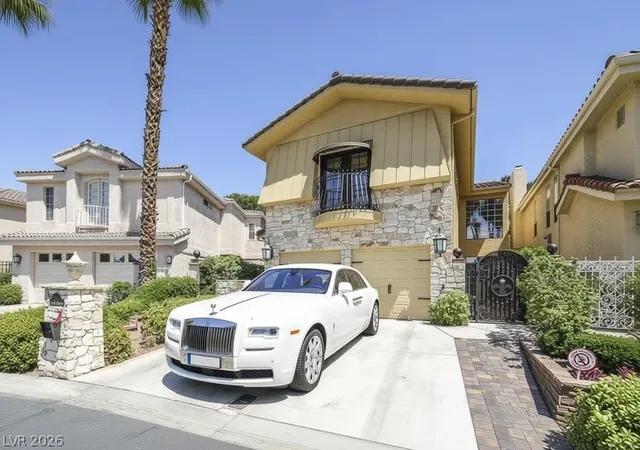 Single family home for sale at 2863 Queens Courtyard Dr, Las Vegas, NV 89109 | MLS# 2811453